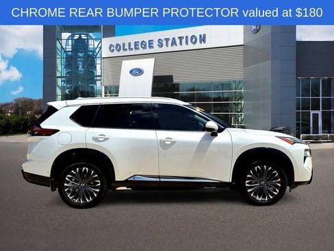 Used 2024 Nissan Rogue Platinum w/ Platinum Premium Package FWD image 5