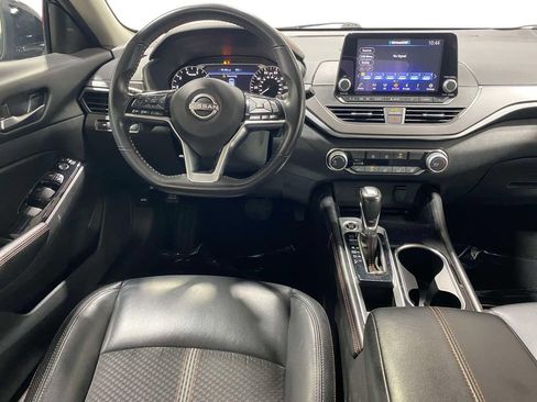 Used 2024 Nissan Altima 2.5 SR FWD image 11