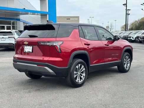 New 2026 Chevrolet Equinox LT image 3