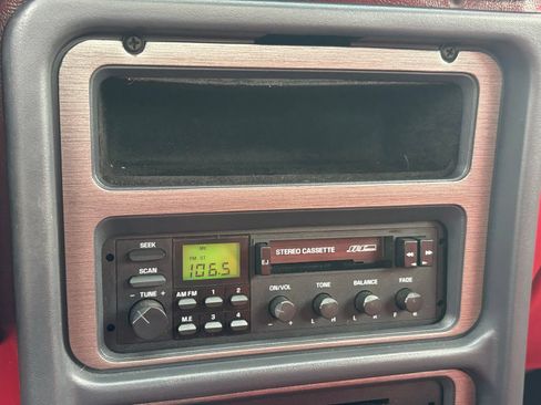 Used 1987 Ford Thunderbird RWD image 18