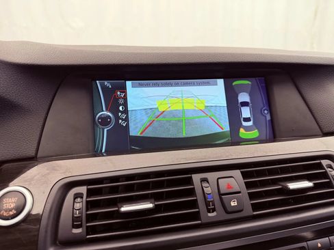 Used 2011 BMW 550i xDrive Sedan AWD/4WD image 23