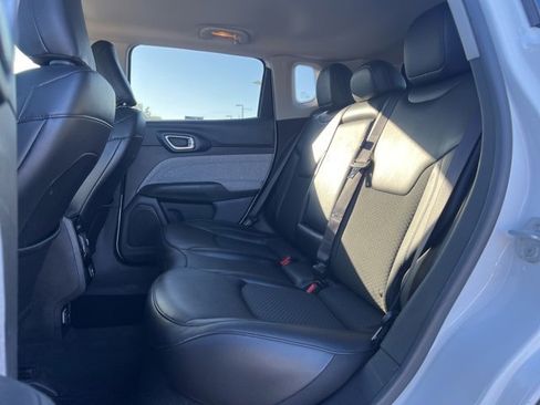 Used 2022 Jeep Compass Latitude image 19