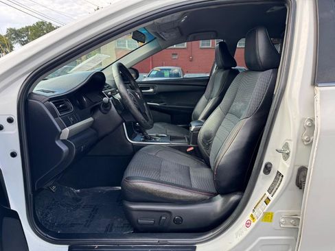 Used 2015 Toyota Camry SE image 8