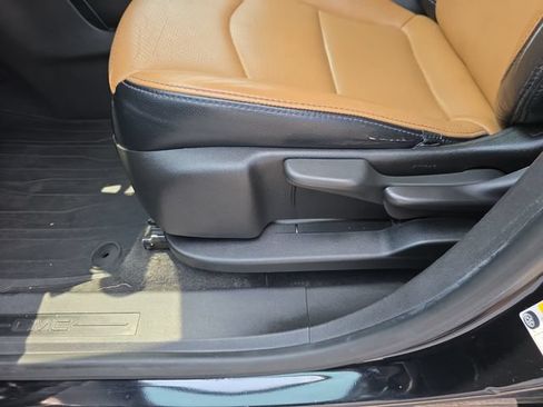 Used 2020 GMC Terrain SLE FWD image 12