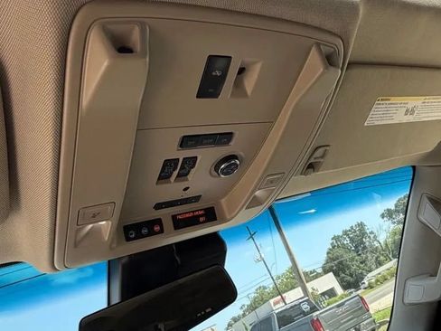 Used 2020 Cadillac Escalade ESV Premium Luxury AWD/4WD image 20