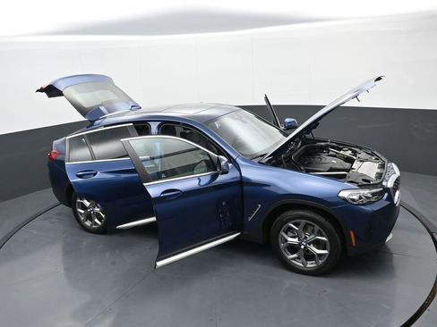 Used 2025 BMW X4 xDrive30i w/ Premium Package image 37