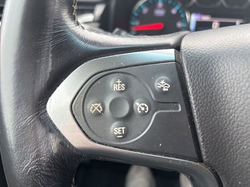 Used 2018 Chevrolet Suburban LT image 19