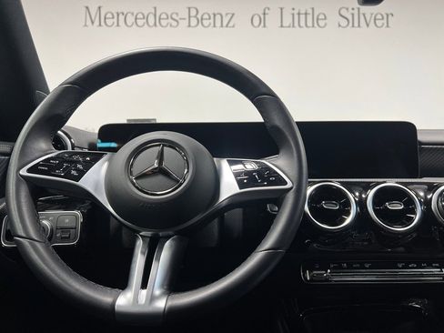 Used 2025 Mercedes-Benz CLA 250 4MATIC image 31