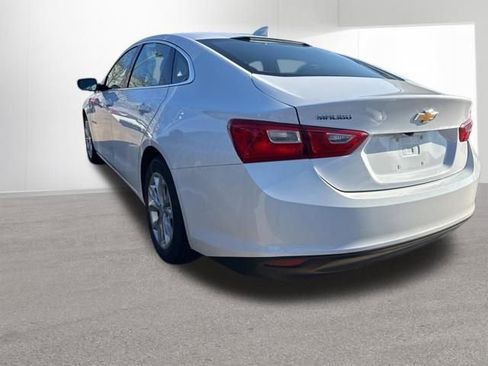 Used 2023 Chevrolet Malibu LT image 2