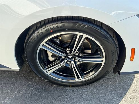Used 2024 Ford Mustang Premium image 9