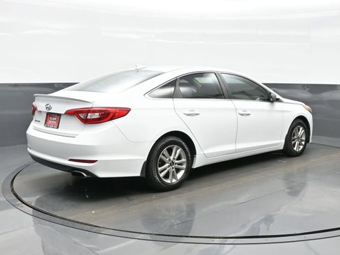 Used 2017 Hyundai Sonata SE w/ Cargo Package image 6