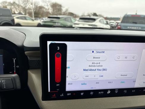 Certified 2025 Ford Maverick Lariat w/ 4K Tow Package image 29