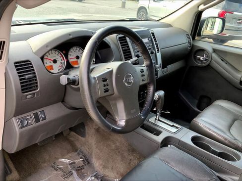 Used 2011 Nissan Xterra PRO-4X w/ Pro-4x Leather Pkg AWD/4WD image 16
