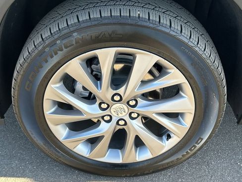 Used 2025 Buick Enclave Preferred image 33