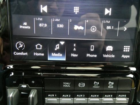 Used 2024 RAM 3500 Laramie w/ Night Edition image 28