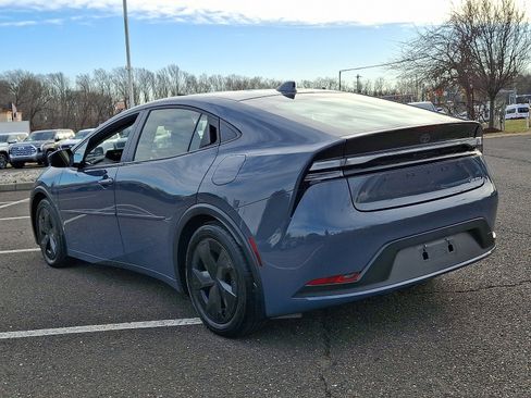 Certified 2025 Toyota Prius Plug-In Hybrid image 4