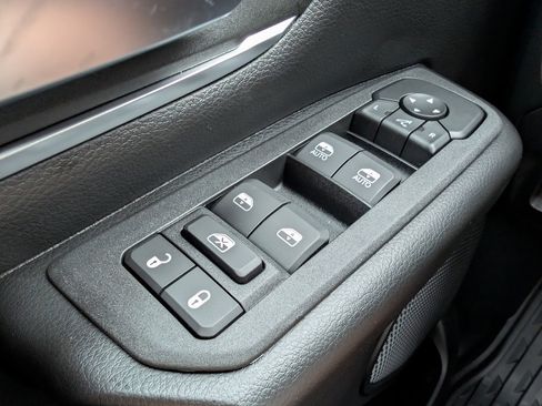 New 2026 RAM 1500 4x4 Crew Cab image 42