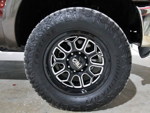 Used 2016 Ford F250 Lariat w/ Lariat Ultimate Package image 17