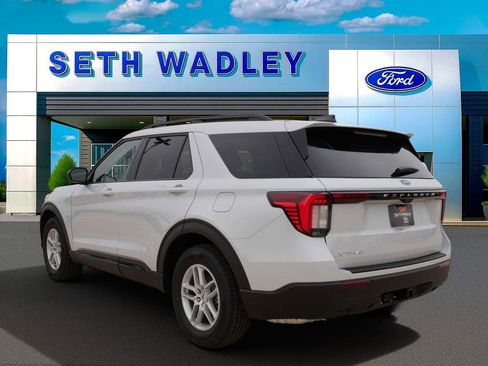 New 2026 Ford Explorer Active RWD image 7