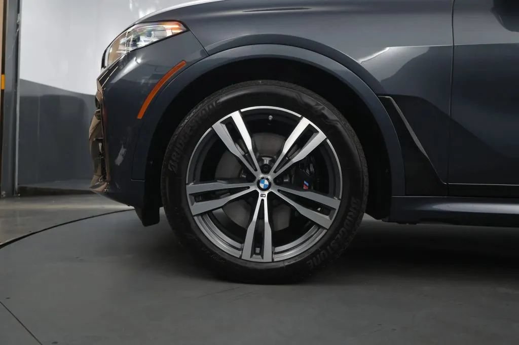 Used 2021 BMW X7 xDrive40i w/ M Sport Package AWD/4WD image 10