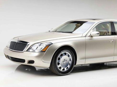 Used 2004 Maybach 57 RWD image 25