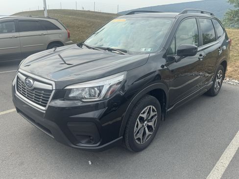 Used 2020 Subaru Forester Premium AWD/4WD image 3