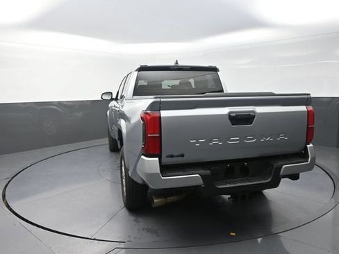 Used 2025 Toyota Tacoma SR5 AWD/4WD image 6