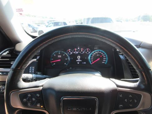 Used 2020 GMC Yukon Denali w/ Denali Ultimate Package AWD/4WD image 35