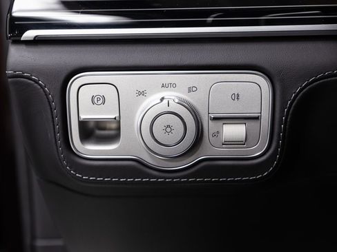 Certified 2024 Mercedes-Benz Maybach GLS 600 4MATIC image 10