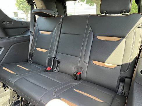 Used 2023 GMC Yukon AT4 w/ AT4 Premium Plus Package AWD/4WD image 34
