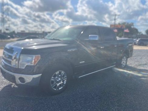 Used 2011 Ford F150 Lariat w/ Lariat Chrome Pkg RWD image 1