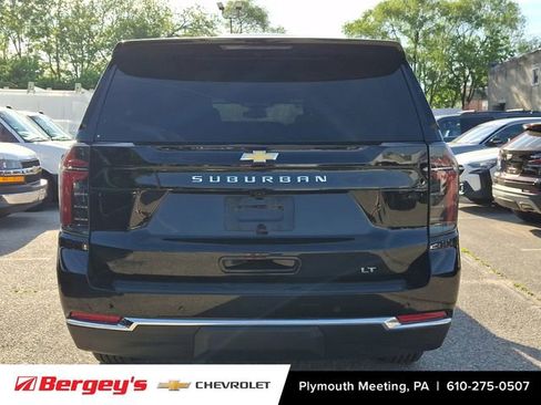 Certified 2025 Chevrolet Suburban LT AWD/4WD image 6