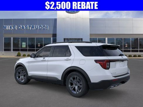 New 2026 Ford Explorer Active w/ Active Comfort Package image 4