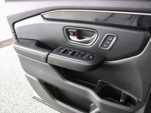 Used 2023 Honda Pilot Touring image 22