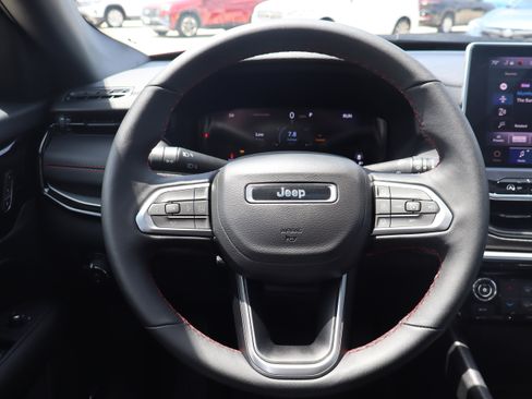 Used 2024 Jeep Compass Trailhawk w/ Trailhawk Elite Group AWD/4WD image 14