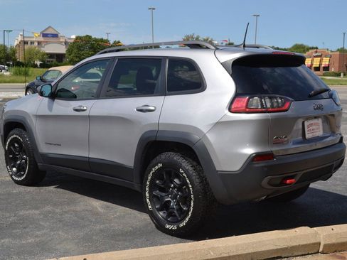 Used 2020 Jeep Cherokee Trailhawk w/ Cold Weather Group AWD/4WD image 5