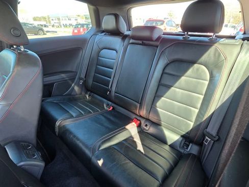 Used 2016 Volkswagen Golf S image 19