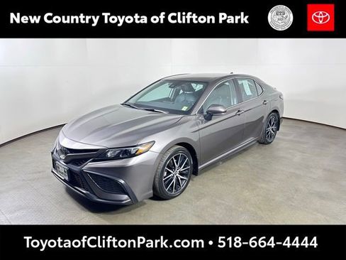 Used 2024 Toyota Camry SE w/ Cold Weather Package image 7