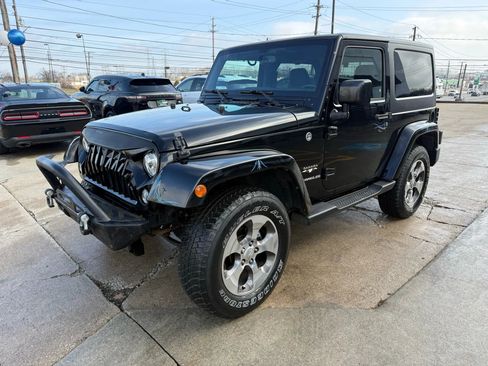 Used 2017 Jeep Wrangler Sahara w/ Connectivity Group image 6