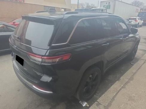 Used 2022 Jeep Grand Cherokee Limited 4xe image 9