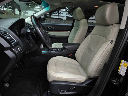 Used 2016 Ford Explorer Platinum AWD/4WD image 33