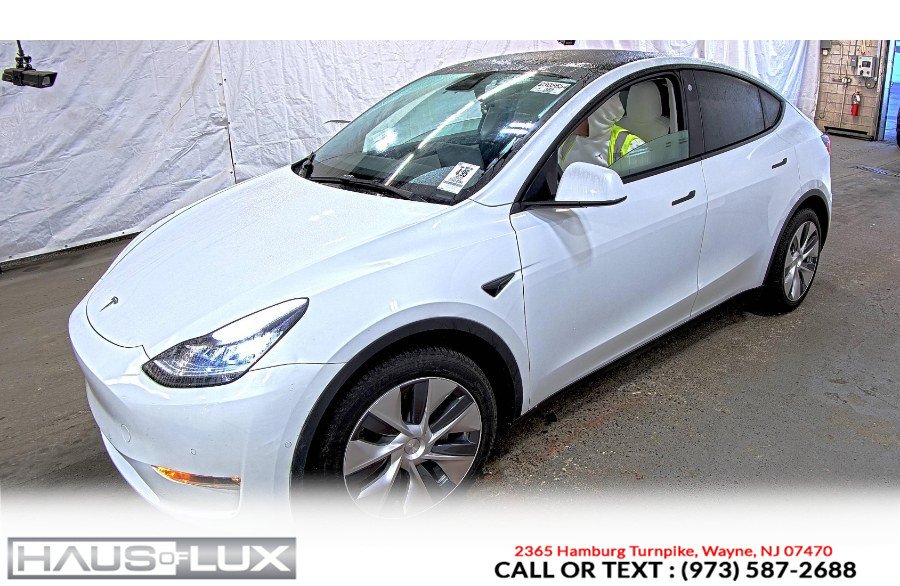 Used 2022 Tesla Model Y Long Range AWD/4WD image 3
