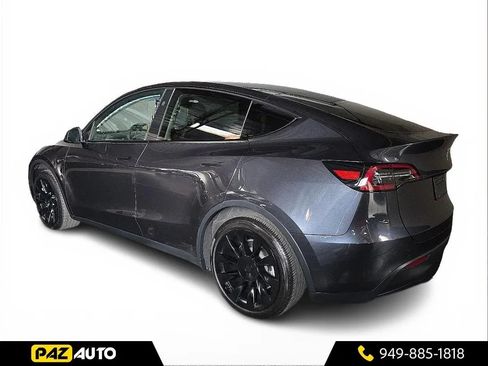 Used 2024 Tesla Model Y Long Range RWD image 3