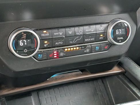 Used 2021 Ford Expedition Platinum image 29