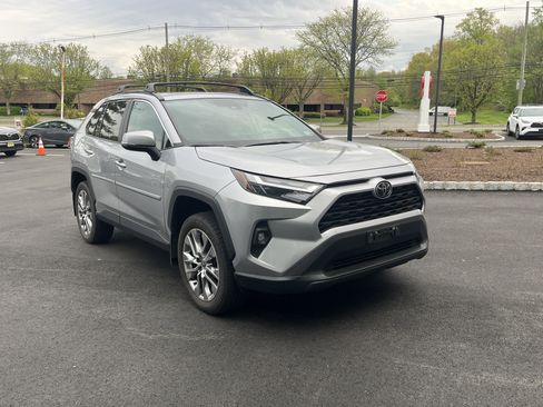 Used 2023 Toyota RAV4 XLE Premium AWD/4WD image 2