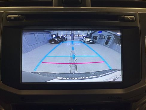 Used 2014 Toyota 4Runner 4WD image 20