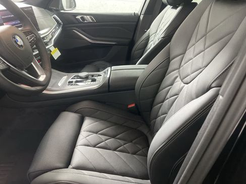 Used 2024 BMW X5 xDrive40i w/ Premium Package image 9