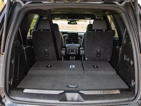 Used 2025 GMC Yukon Denali AWD/4WD image 31