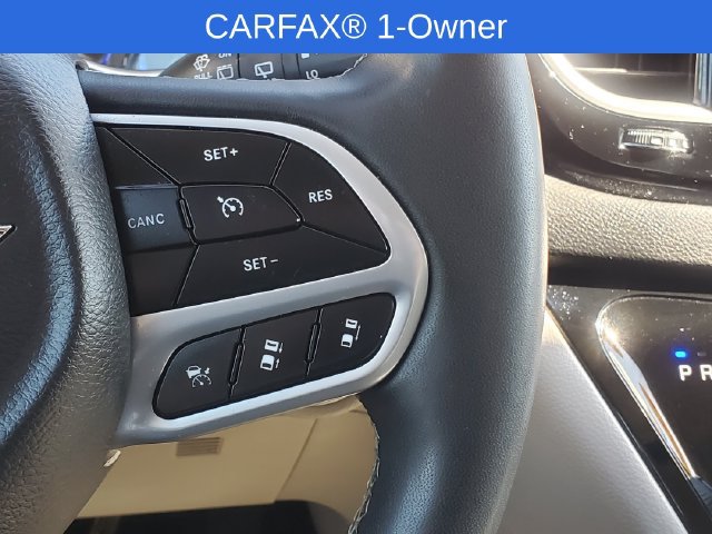 Used 2024 Chrysler Pacifica Touring-L FWD image 18