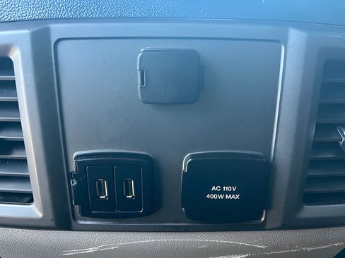 Used 2018 Ford F150 XLT w/ Equipment Group 302A Luxury AWD/4WD image 29
